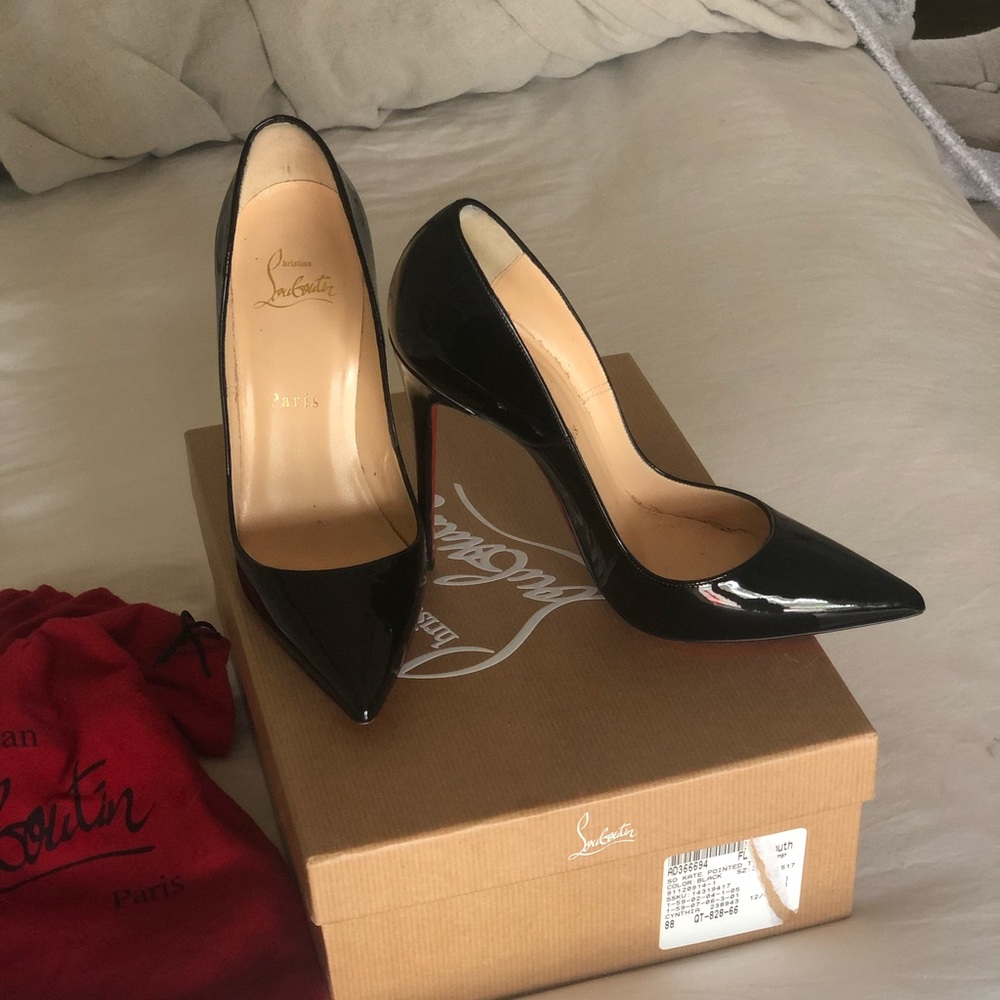 Black Pumps